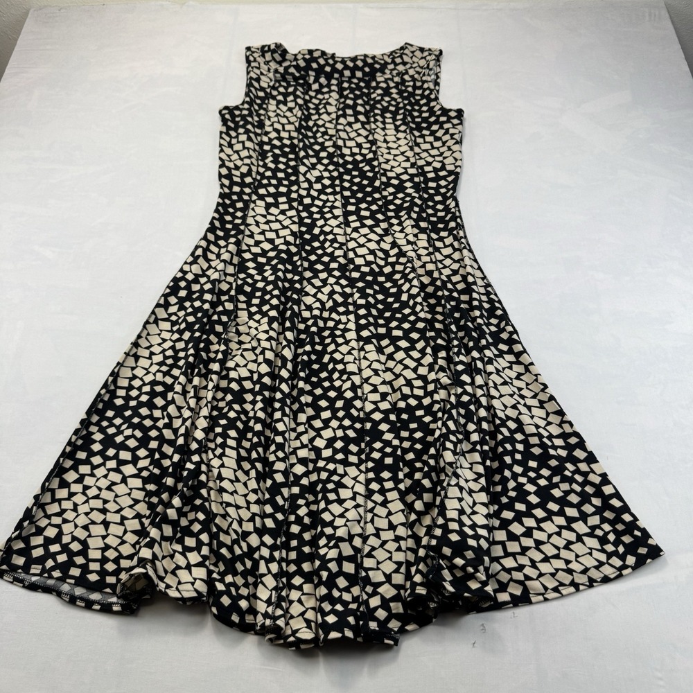 Forever Petite M Black Cream Geometric Sleeveless Fit Flare Dress